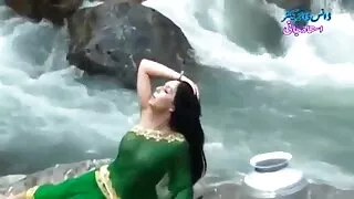સ્ટ્રીપ્ટીઝ threesome sex pics સેક્સ સાથે સોનેરી ટ્રાન્સજેન્ડર વેશ્યા માટે મફત