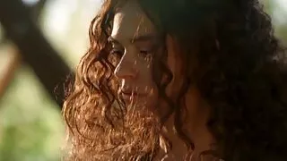 વ્યભિચાર એક ચુંબન માટે એક માણસના ટોટી busty teen pics તૈયાર કરે છે