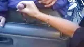 તેણીએ તેના પેન્ટીહોઝ ઉતારી અને mature blowjob pics રશિયન બિલાડી પર પગ મૂક્યો